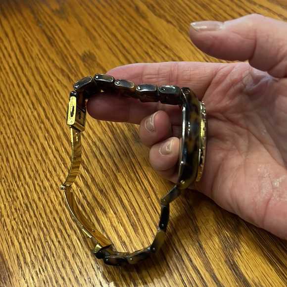 Michael Kors Watch with tortoise shell band - Picture 3 of 3